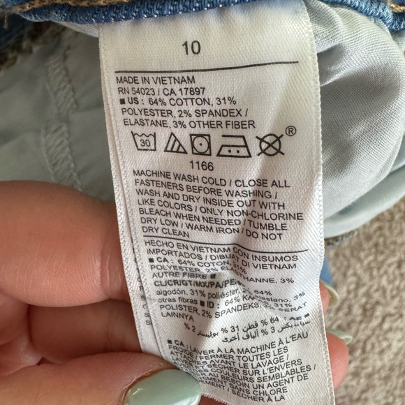 Old Navy High Rise Jeans - Picture 4 of 4